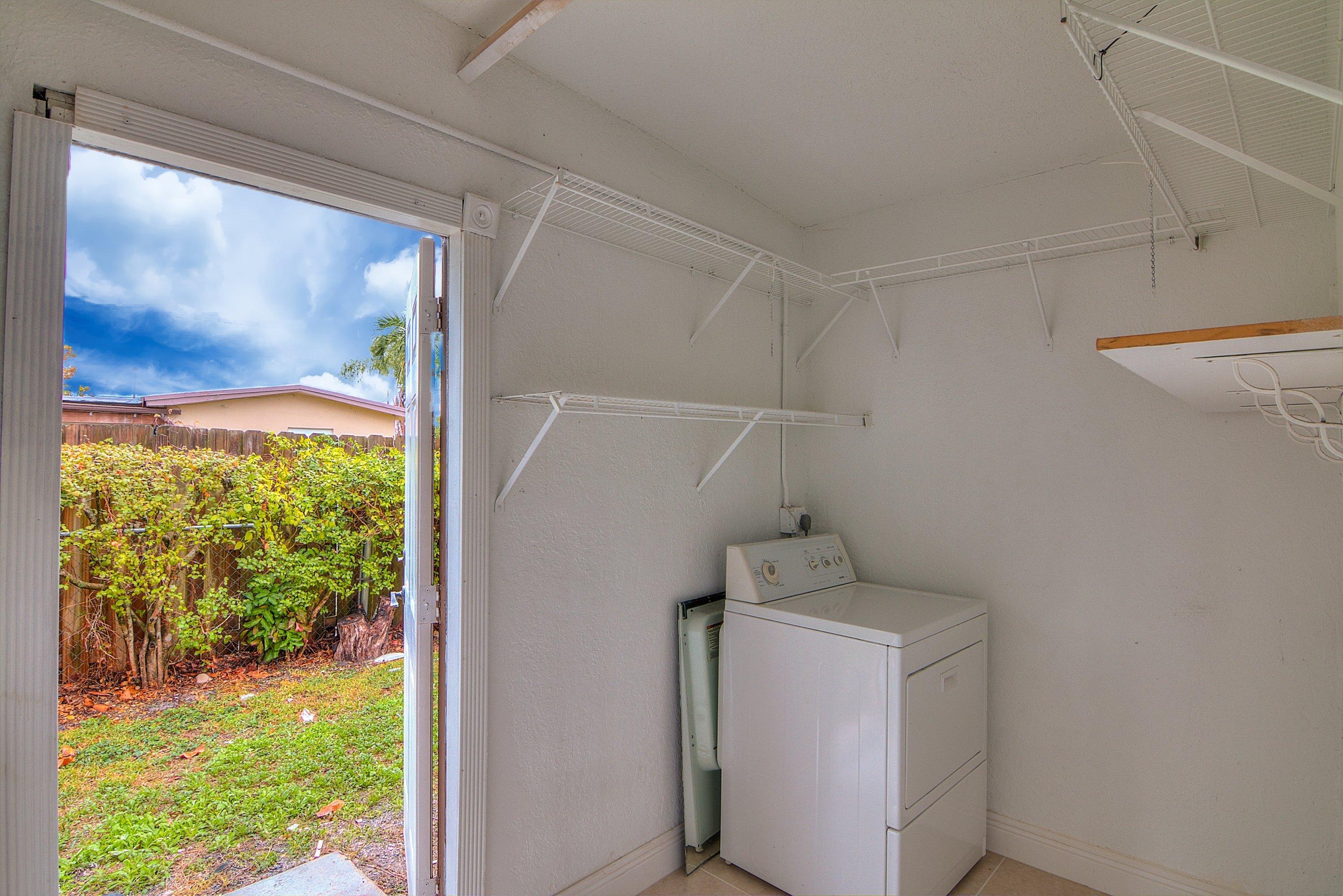 2285 Rue Road West Palm Beach, FL 33415 - Photo 17 of 21 Laundryroom_1