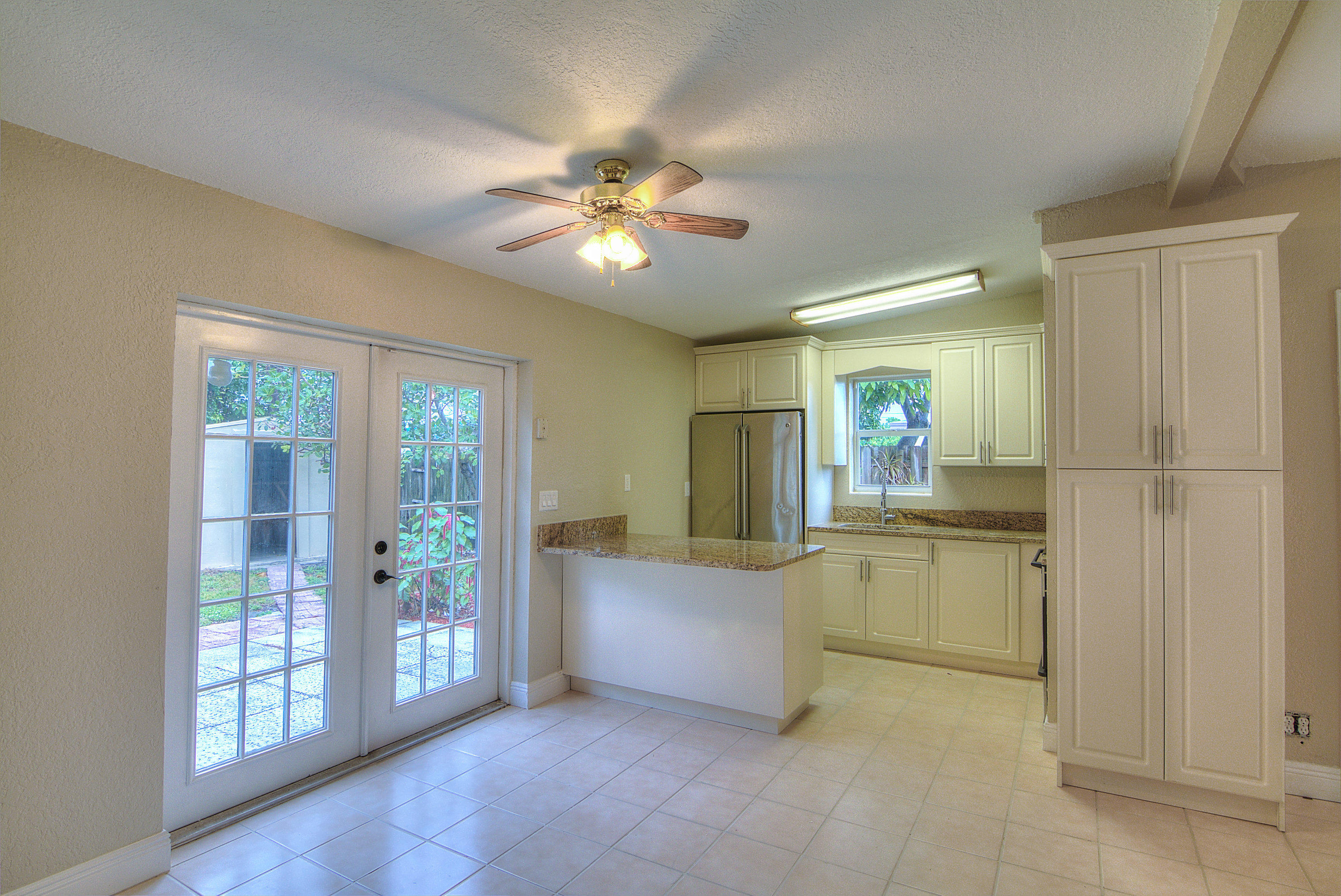 2285 Rue Road West Palm Beach, FL 33415 - Photo 4 of 21 Kitchen_1
