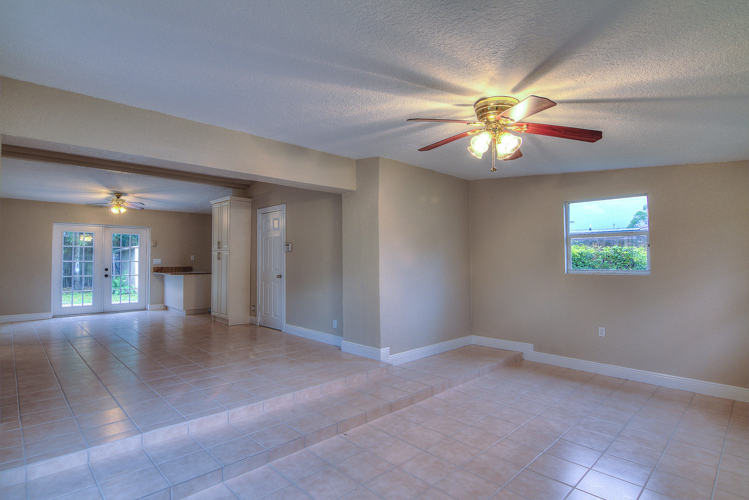 2285 Rue Road West Palm Beach, FL 33415 - Photo 6 of 21 Livingroom_1
