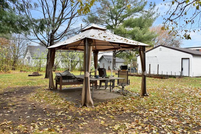 $325,000 | 812 6th Street West, Wabasha, MN 55981