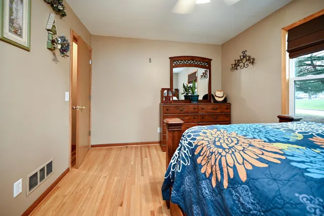 $325,000 | 812 6th Street West, Wabasha, MN 55981