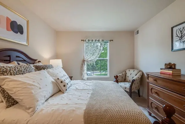 $1,395 | 600 West Walton Boulevard, Pontiac, MI 48340