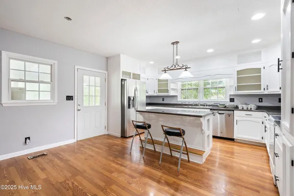 $200,000 | 705 6th Street, Maysville, NC 28555
