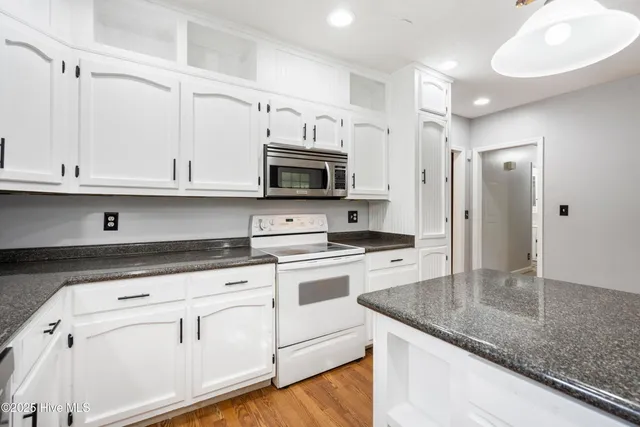 $225,000 | 705 6th Street, Maysville, NC 28555