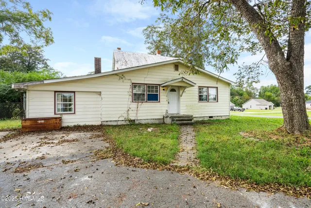 $225,000 | 705 6th Street, Maysville, NC 28555