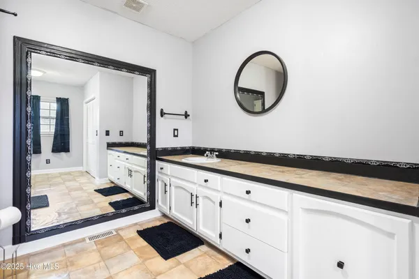 $200,000 | 705 6th Street, Maysville, NC 28555