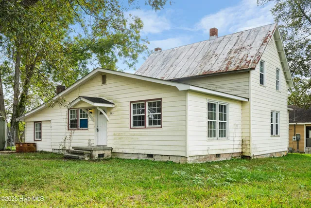 $225,000 | 705 6th Street, Maysville, NC 28555