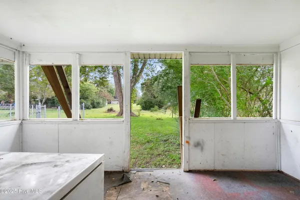 $200,000 | 705 6th Street, Maysville, NC 28555