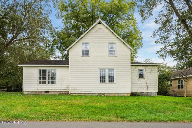 $225,000 | 705 6th Street, Maysville, NC 28555