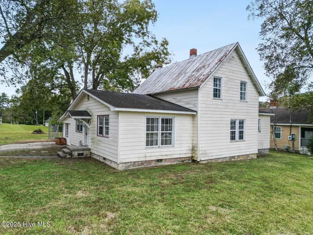 $225,000 | 705 6th Street, Maysville, NC 28555