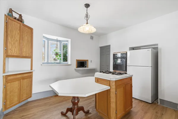 $355,000 | 439 North Reese Street, South Lyon, MI 48178