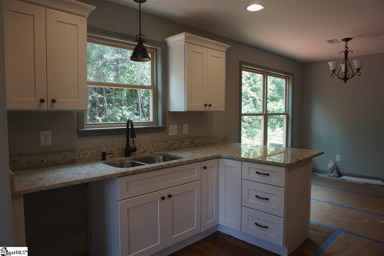 546 St Mark Road Taylors, SC 29687 - Photo 5 of 14