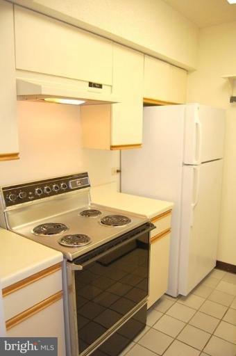 5505 Seminary Road, Unit 508N Falls Church, VA 22041 - Photo 10 of 22 Kitchen #2
