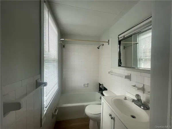 $1,675 | 8 Mansion Street, Unit 2, Poughkeepsie, NY 12601
