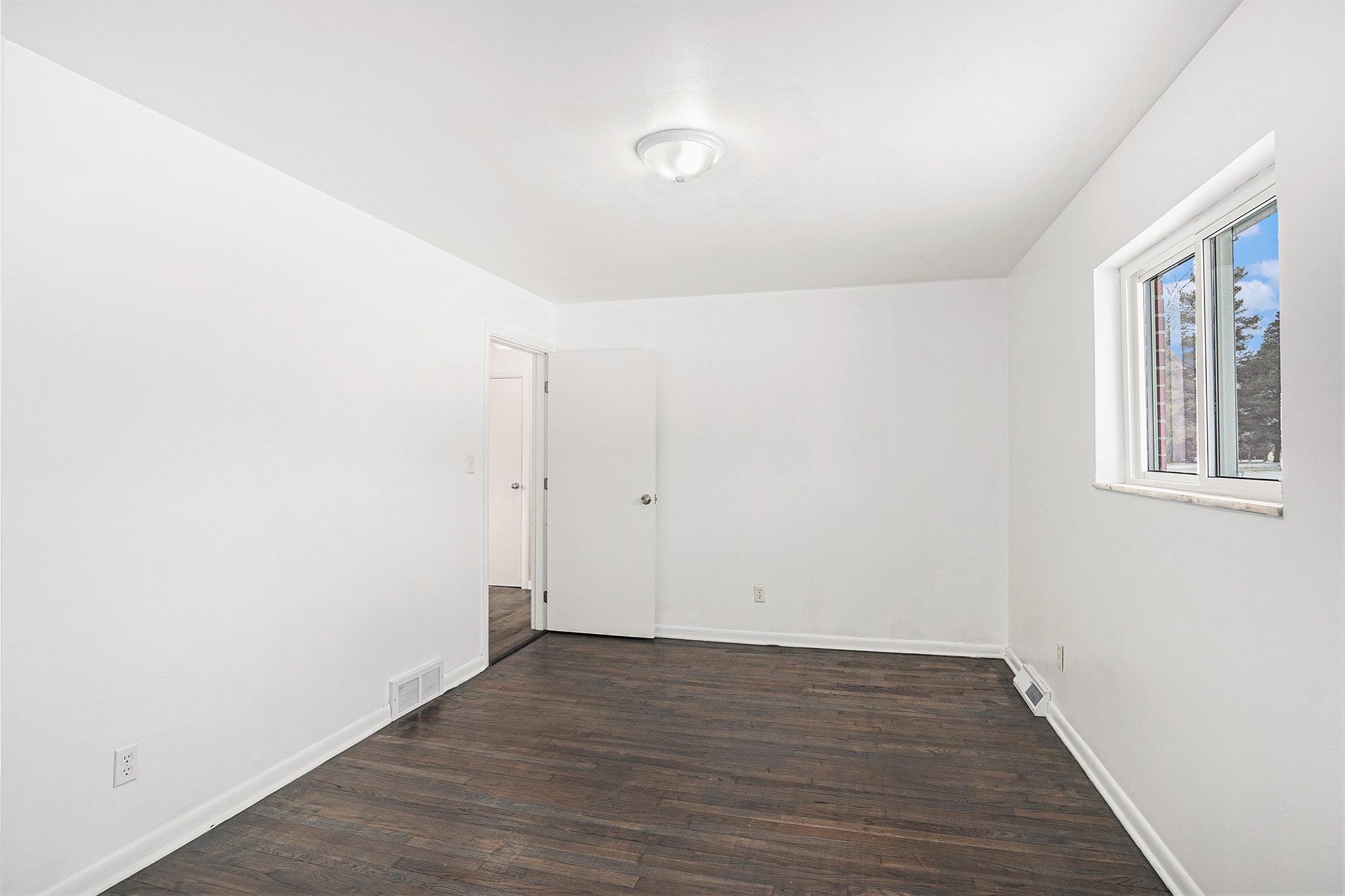 8087 East Richfield Road Davison, MI 48423 - Photo 19 of 45 50163171-40779551-ccd6-456b-98e4-e2f3ad05d71a.JPG