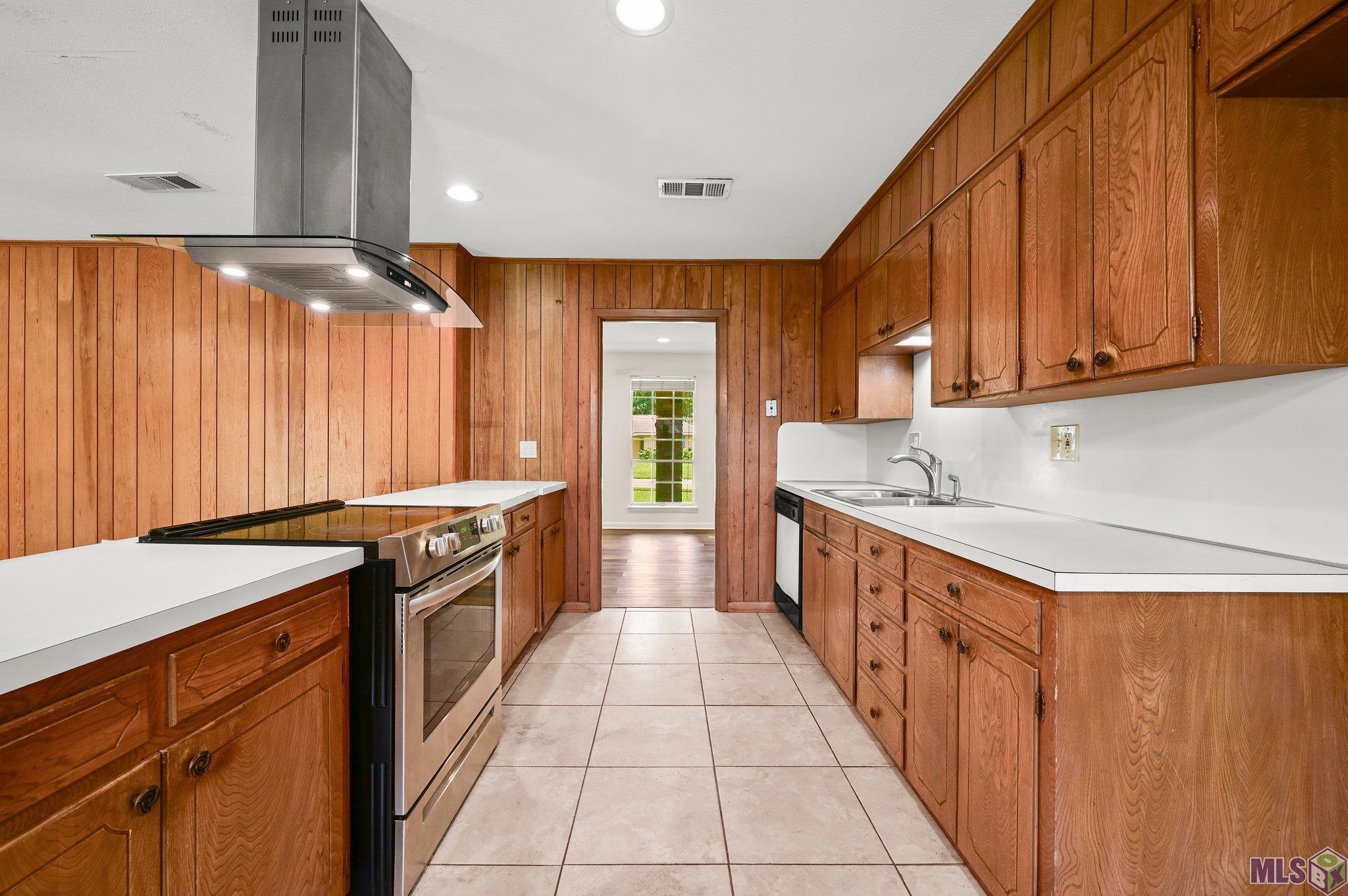 10460 Barbara Street Baton Rouge, LA 70815 - Photo 3 of 19 Gallery Image 3
