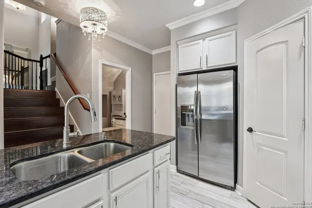 a close view of sink and tap