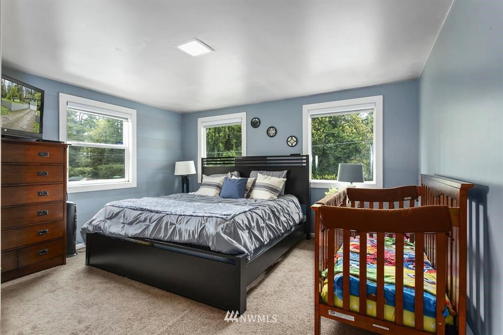 4205 Robinson Road Northeast Bremerton, WA 98310 - Photo 12 of 22 Gallery Image 12