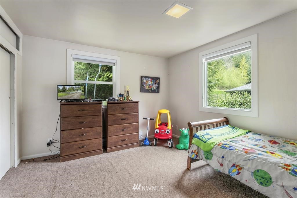 4205 Robinson Road Northeast Bremerton, WA 98310 - Photo 13 of 22 Gallery Image 13