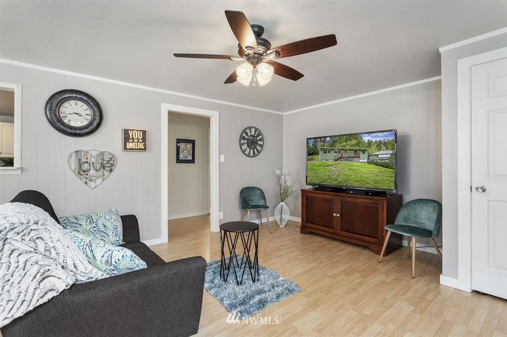 4205 Robinson Road Northeast Bremerton, WA 98310 - Photo 6 of 22 Gallery Image 6