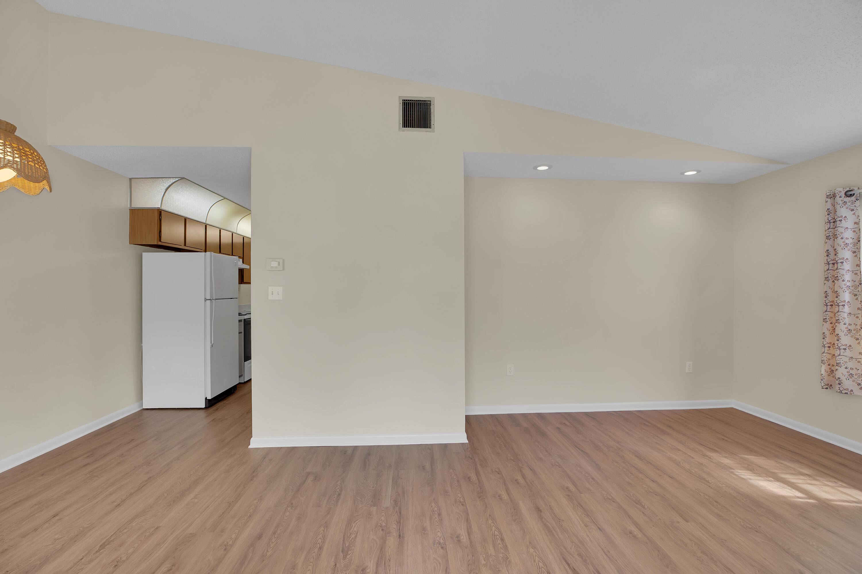 2007 Oleander Boulevard, Unit D Fort Pierce, FL 34950 - Photo 9 of 41 240822_BlaisMedia&Marketing_Blais_2007Ol