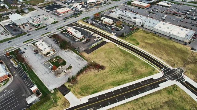 $580,000 | 1100 West Seventh Street, Auburn, IN 46706