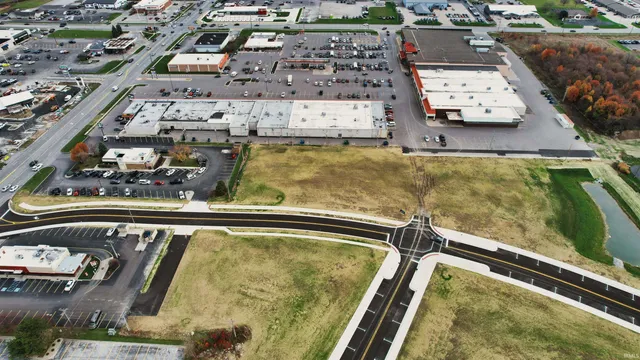 $580,000 | 1100 West Seventh Street, Auburn, IN 46706