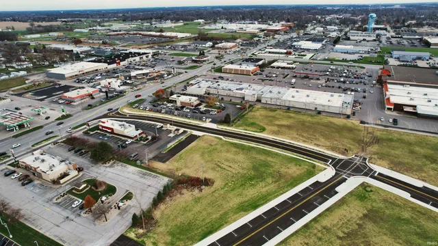 $580,000 | 1100 West Seventh Street, Auburn, IN 46706