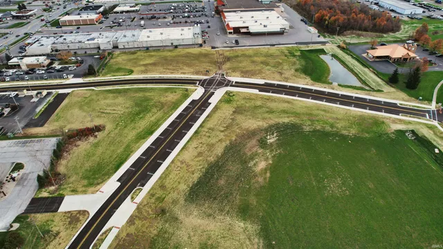 $580,000 | 1100 West Seventh Street, Auburn, IN 46706