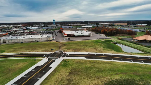 $580,000 | 1100 West Seventh Street, Auburn, IN 46706