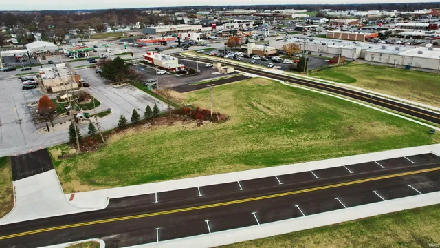 $580,000 | 1100 West Seventh Street, Auburn, IN 46706