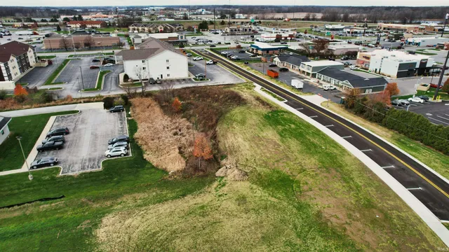 $580,000 | 1100 West Seventh Street, Auburn, IN 46706