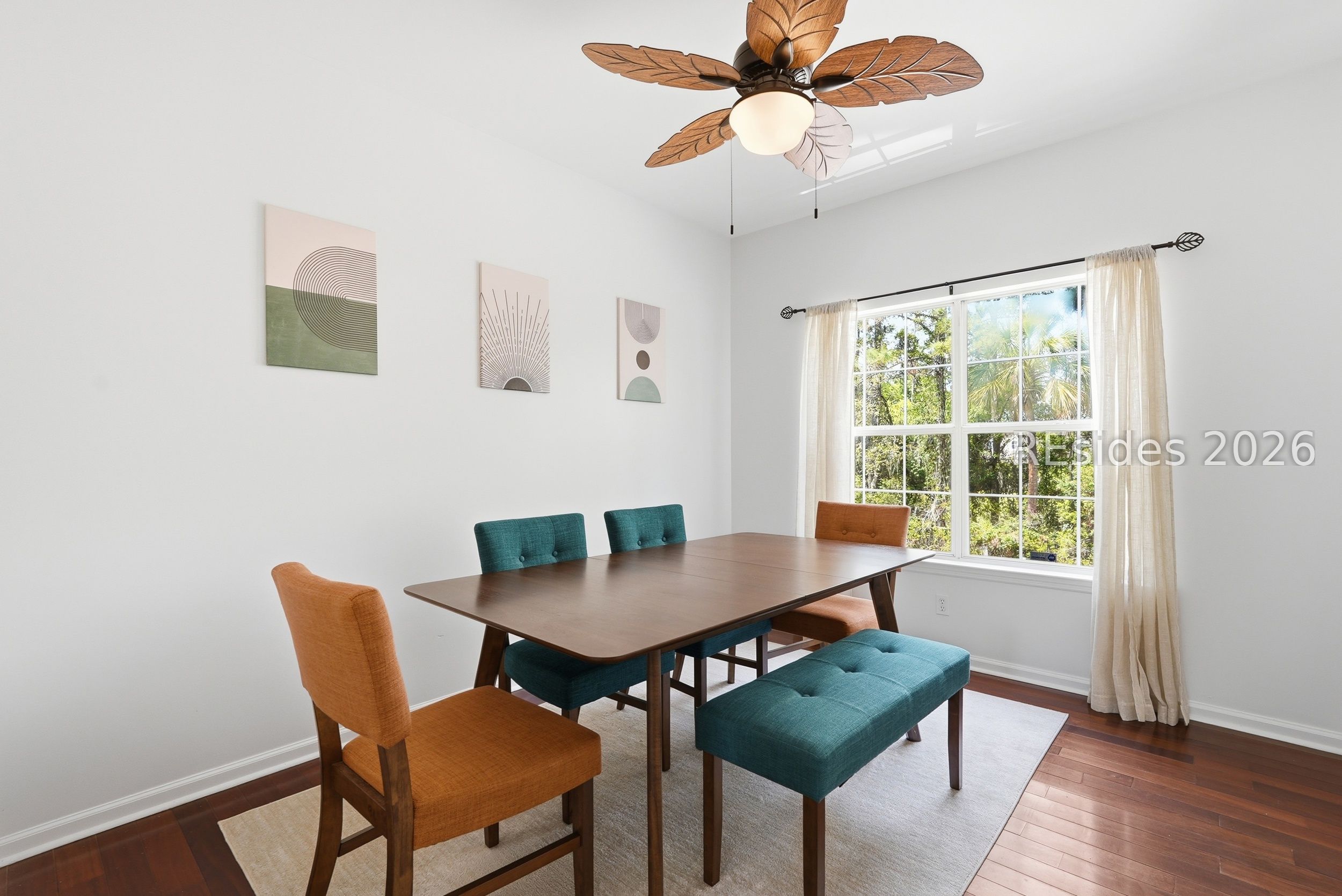10 Pine Burr Road East, Unit 5 Hilton Head Island, SC 29926 - Photo 11 of 38 Dining area
