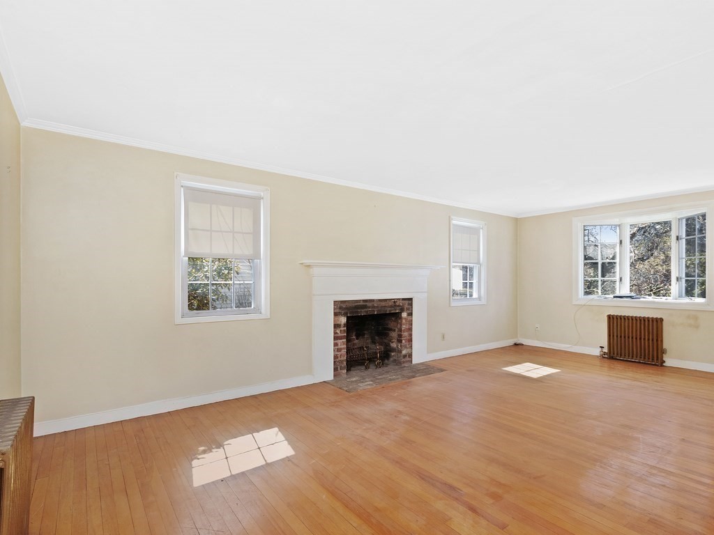 29 Magnolia Road Milton, MA 02186 - Photo 4 of 18