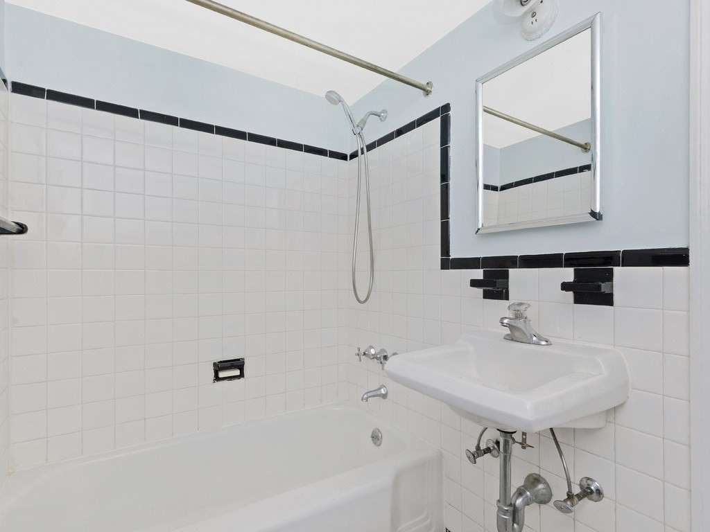29 Magnolia Road Milton, MA 02186 - Photo 5 of 18