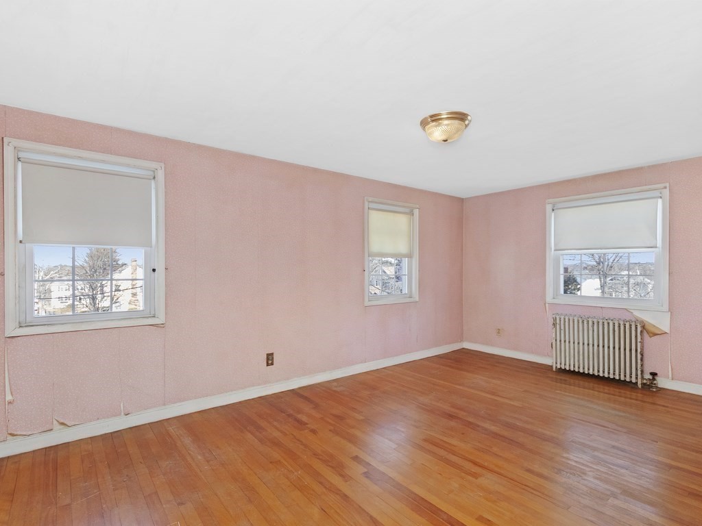 29 Magnolia Road Milton, MA 02186 - Photo 7 of 18