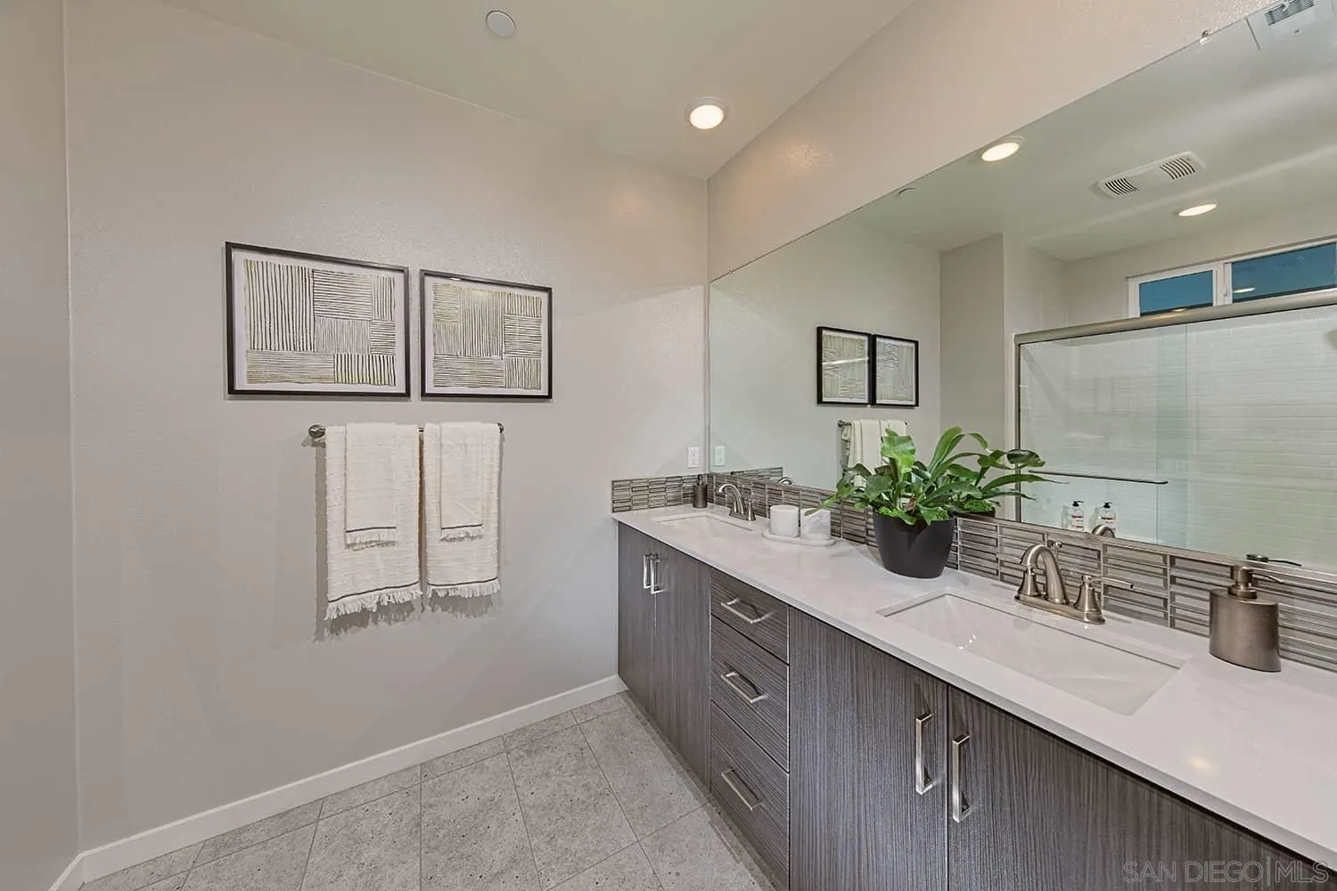 35165 Citron Lane Fallbrook, CA 92028 - Photo 5 of 7 Gallery Image 5