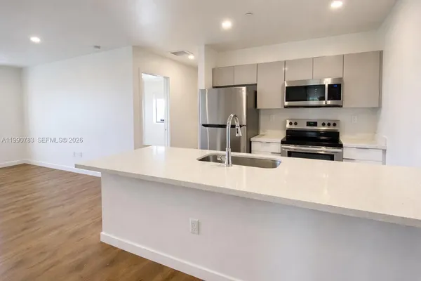 $2,050 | 1950 Fletcher Street, Unit 303, Hollywood, FL 33020