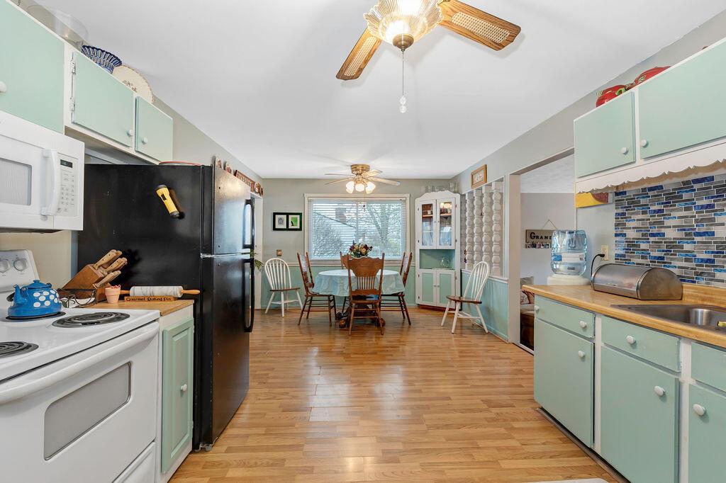 8581 Canyon Cove Road Galloway, OH 43119 - Photo 18 of 45 12-Kitchen