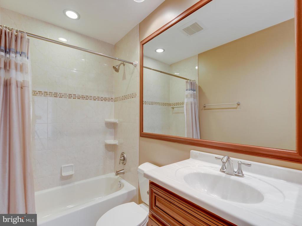 13925 Riding Loop Drive North Potomac, MD 20878 - Photo 36 of 50 Gallery Image 36
