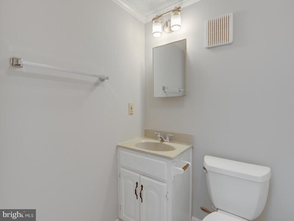13925 Riding Loop Drive North Potomac, MD 20878 - Photo 41 of 50 Gallery Image 41