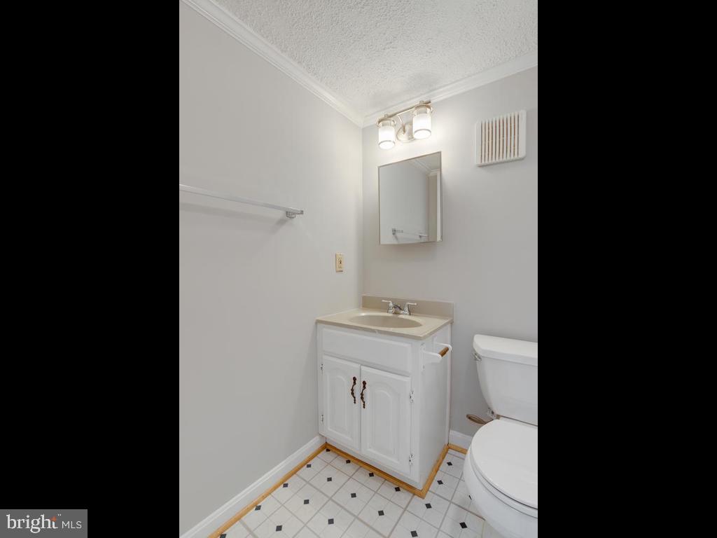 13925 Riding Loop Drive North Potomac, MD 20878 - Photo 42 of 50 Gallery Image 42