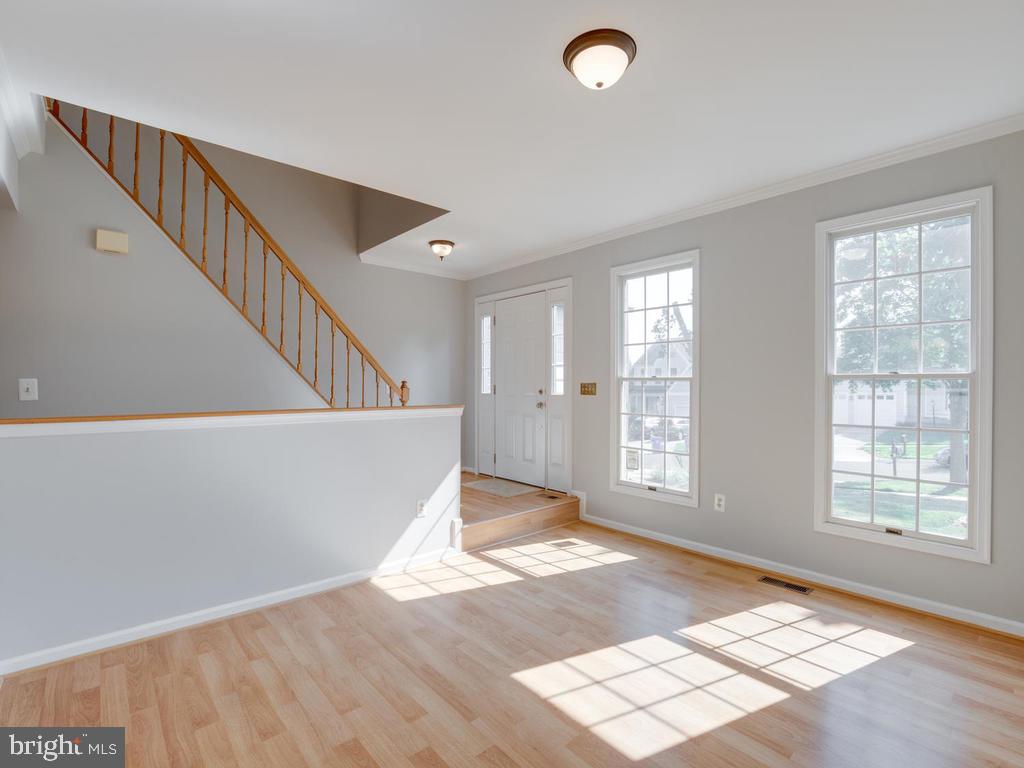 13925 Riding Loop Drive North Potomac, MD 20878 - Photo 6 of 50 Gallery Image 6