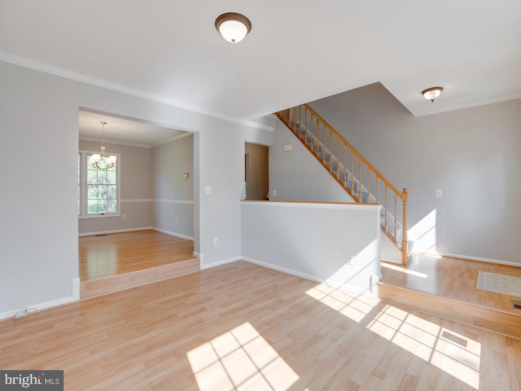 13925 Riding Loop Drive North Potomac, MD 20878 - Photo 7 of 50 Gallery Image 7