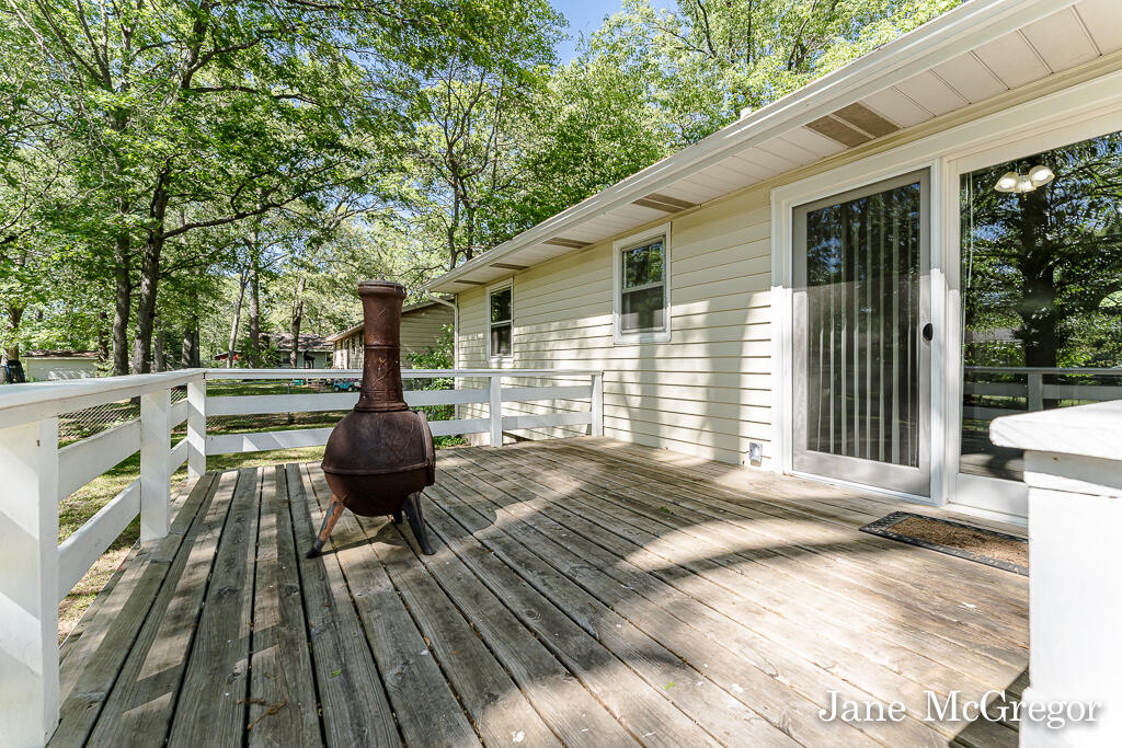 1305 Poulson Road Muskegon, MI 49445 - Photo 2 of 40 1305PoulsonRd04Lores