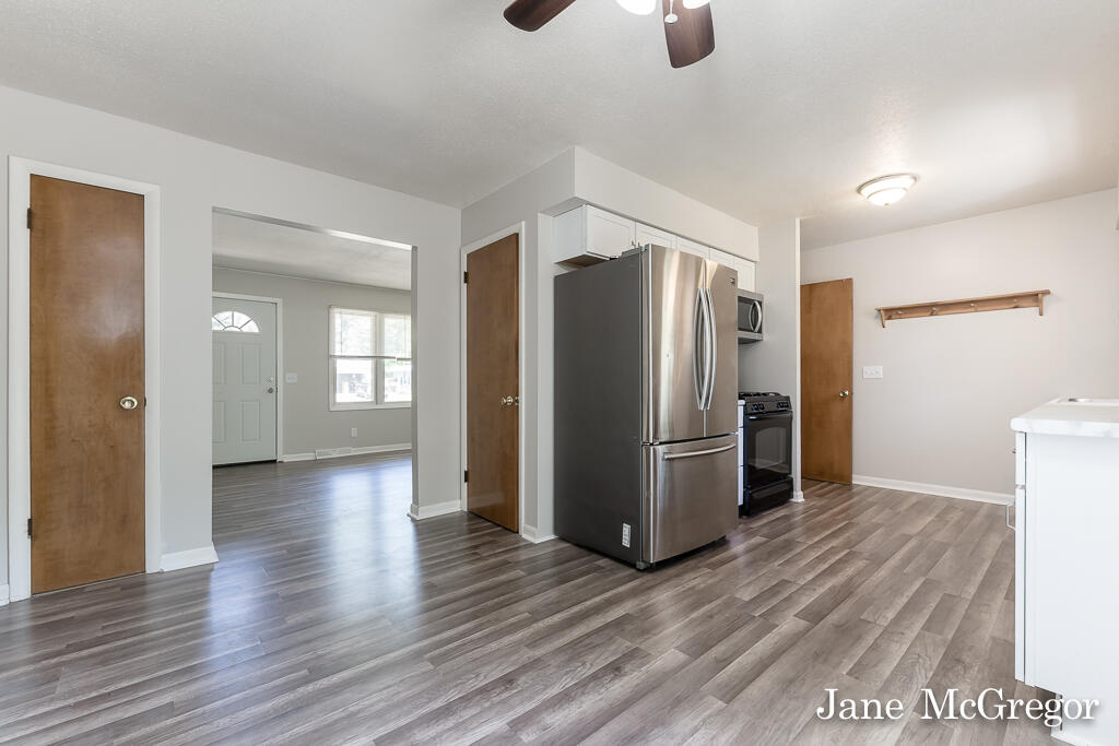 1305 Poulson Road Muskegon, MI 49445 - Photo 8 of 40 1305PoulsonRd15Lores