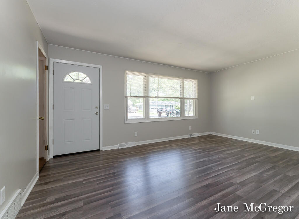 1305 Poulson Road Muskegon, MI 49445 - Photo 10 of 40 1305PoulsonRd17Lores