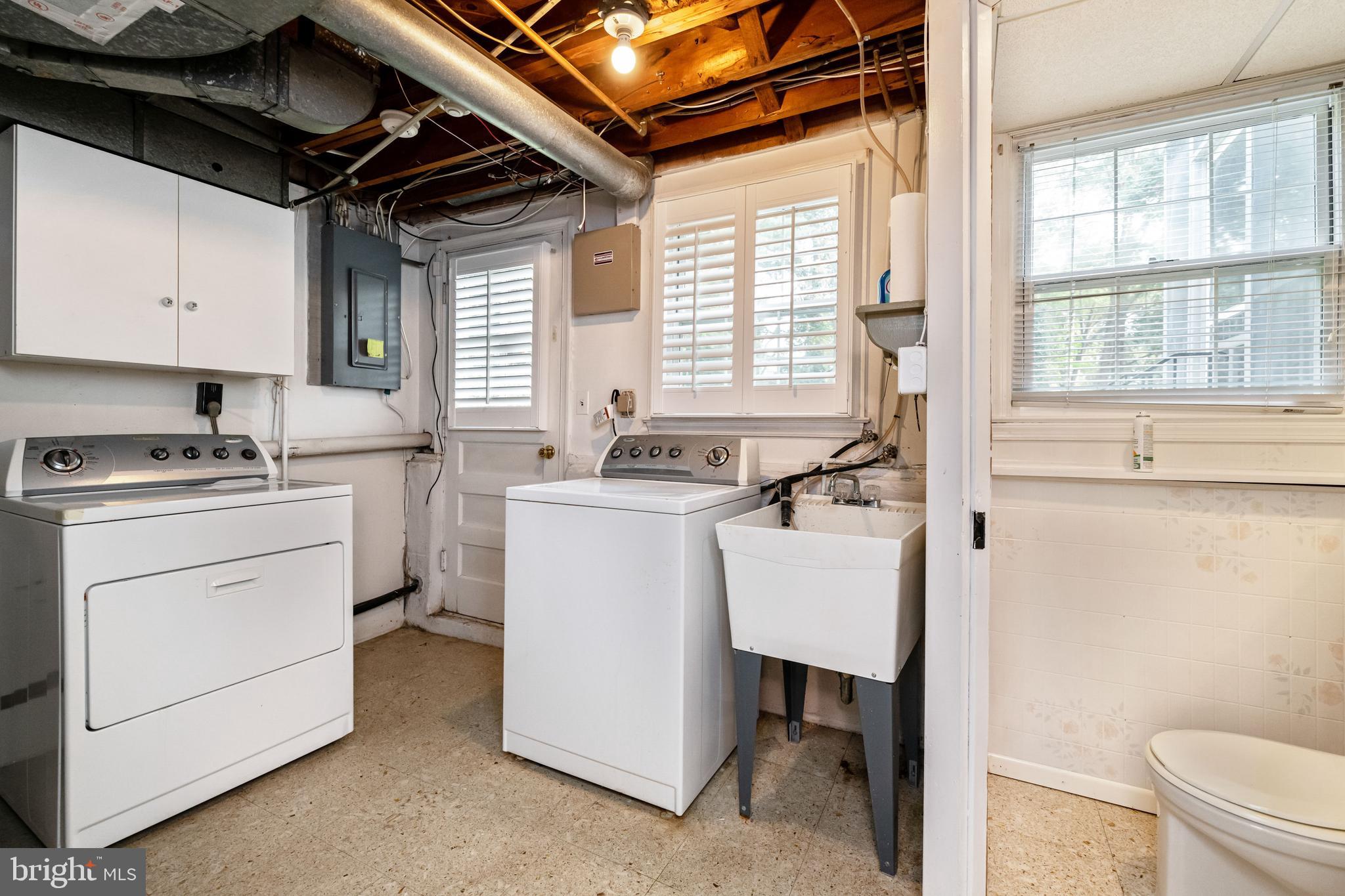 102 Ridgefield Road Lutherville-Timonium, MD 21093 - Photo 22 of 27 Laundry Room
