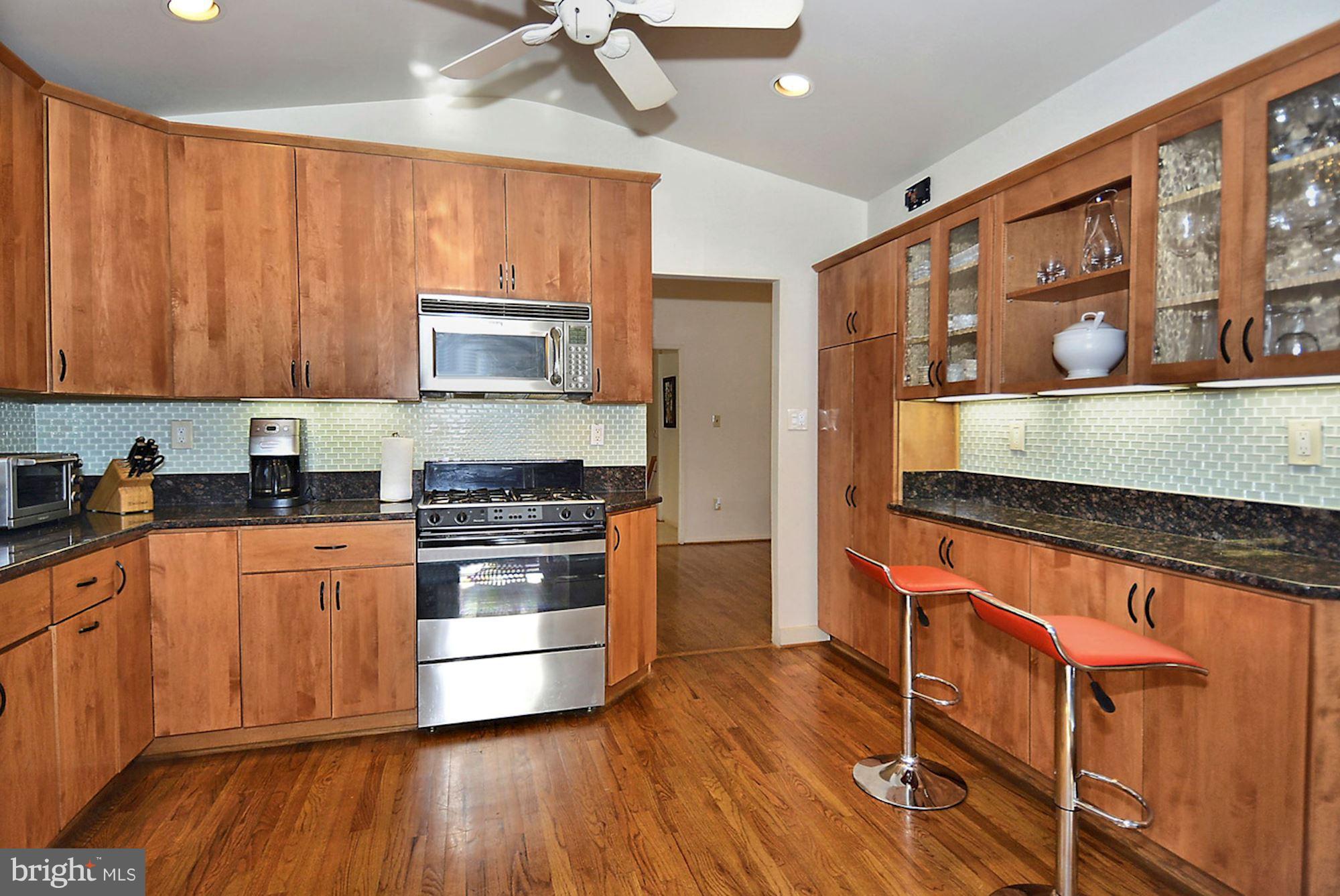 8320 Fenway Road Bethesda, MD 20817 - Photo 11 of 28 Kitchen