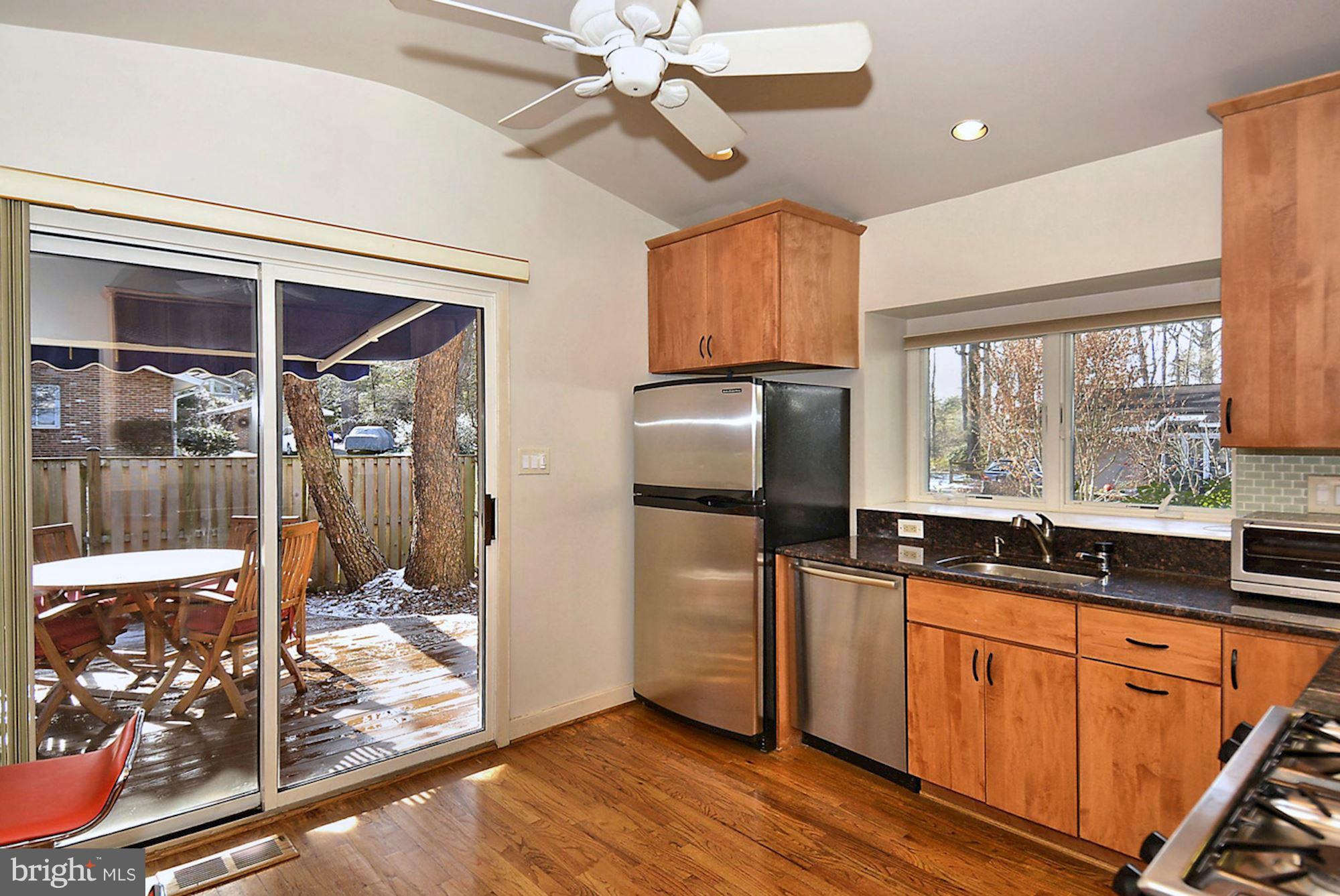 8320 Fenway Road Bethesda, MD 20817 - Photo 12 of 28 Kitchen